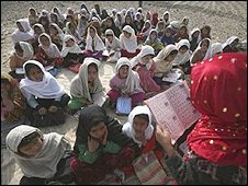 زنان افغان از برخورداری حقوق اجتماعی تا محرومیت