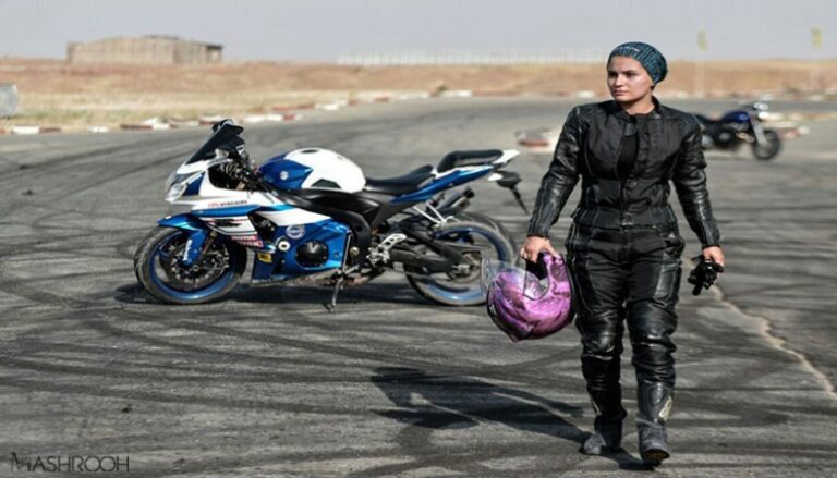 چرا با موتورسواری ما زنان مخالفت می‌کنند؟