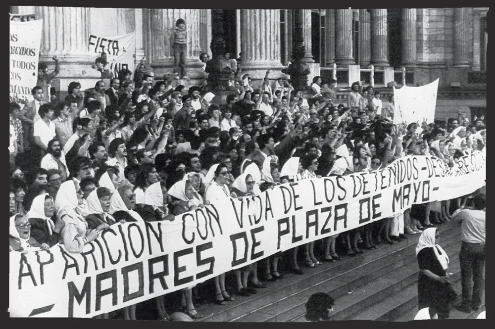تظاهرات مادران پلازا د مایو در بوینس آیرس